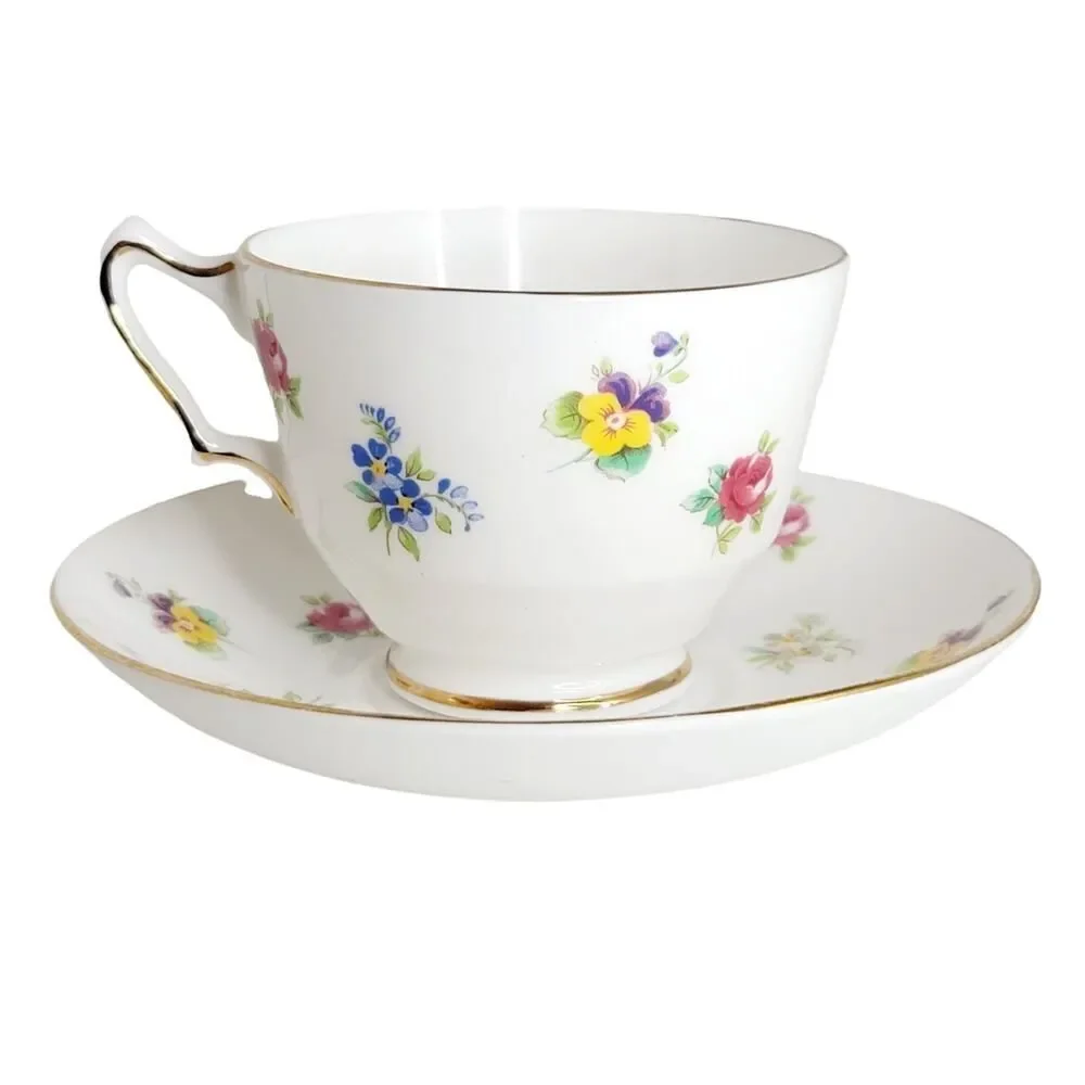 Vintage Crown Staffordshire Fine‎ China England Roses Pansies Tea Cup & Saucer